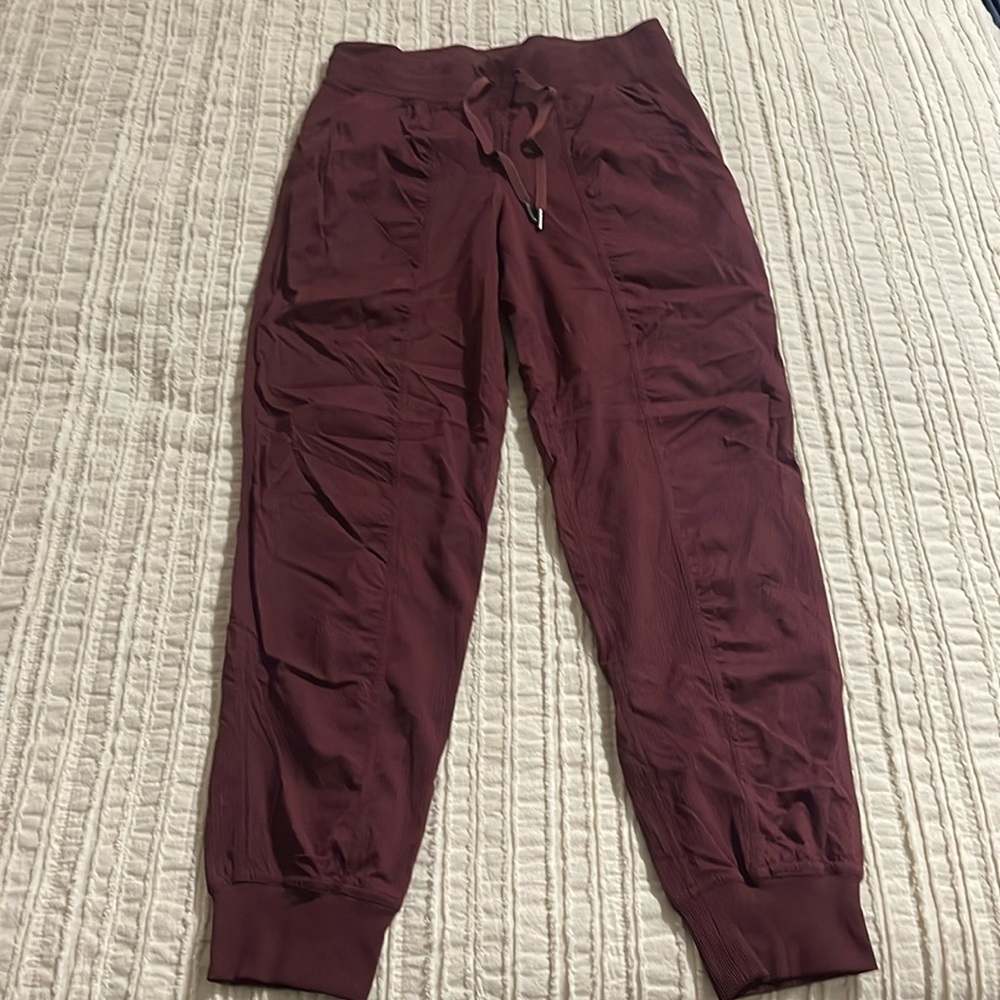 Lululemon Align Joggers size 6